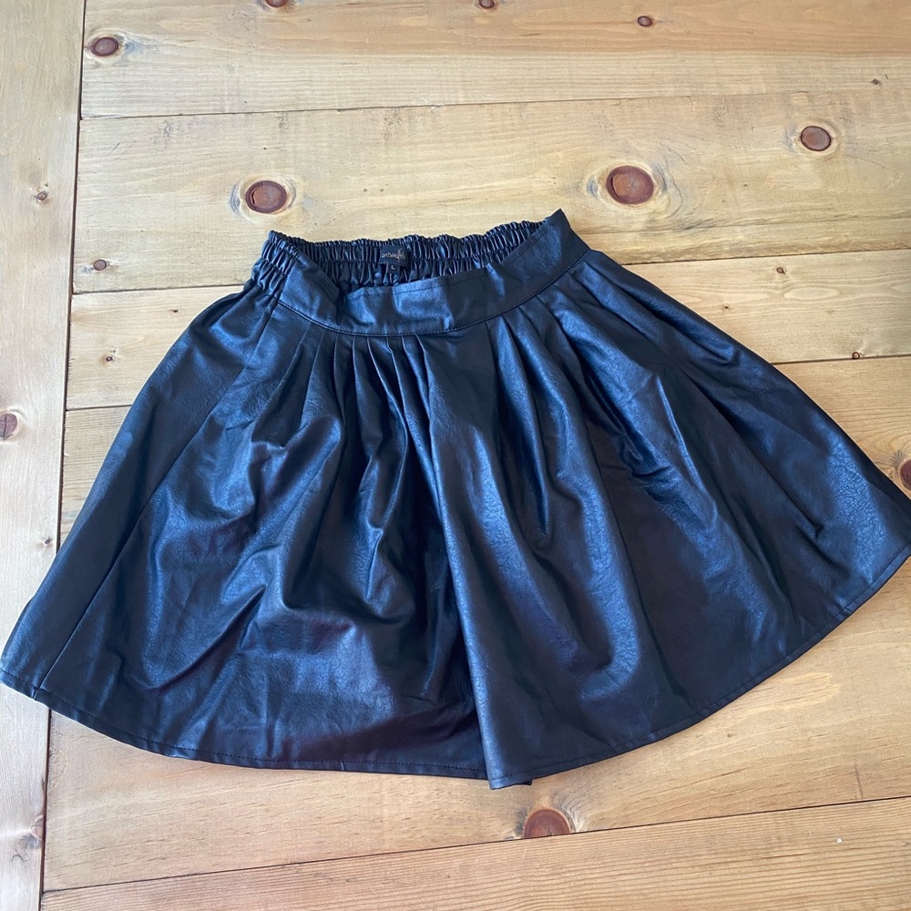 Leather skirt